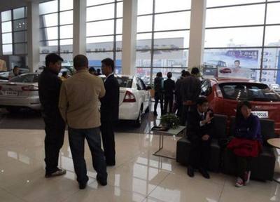 買車還去4S店?為什么不去綜合汽車銷售店呢?